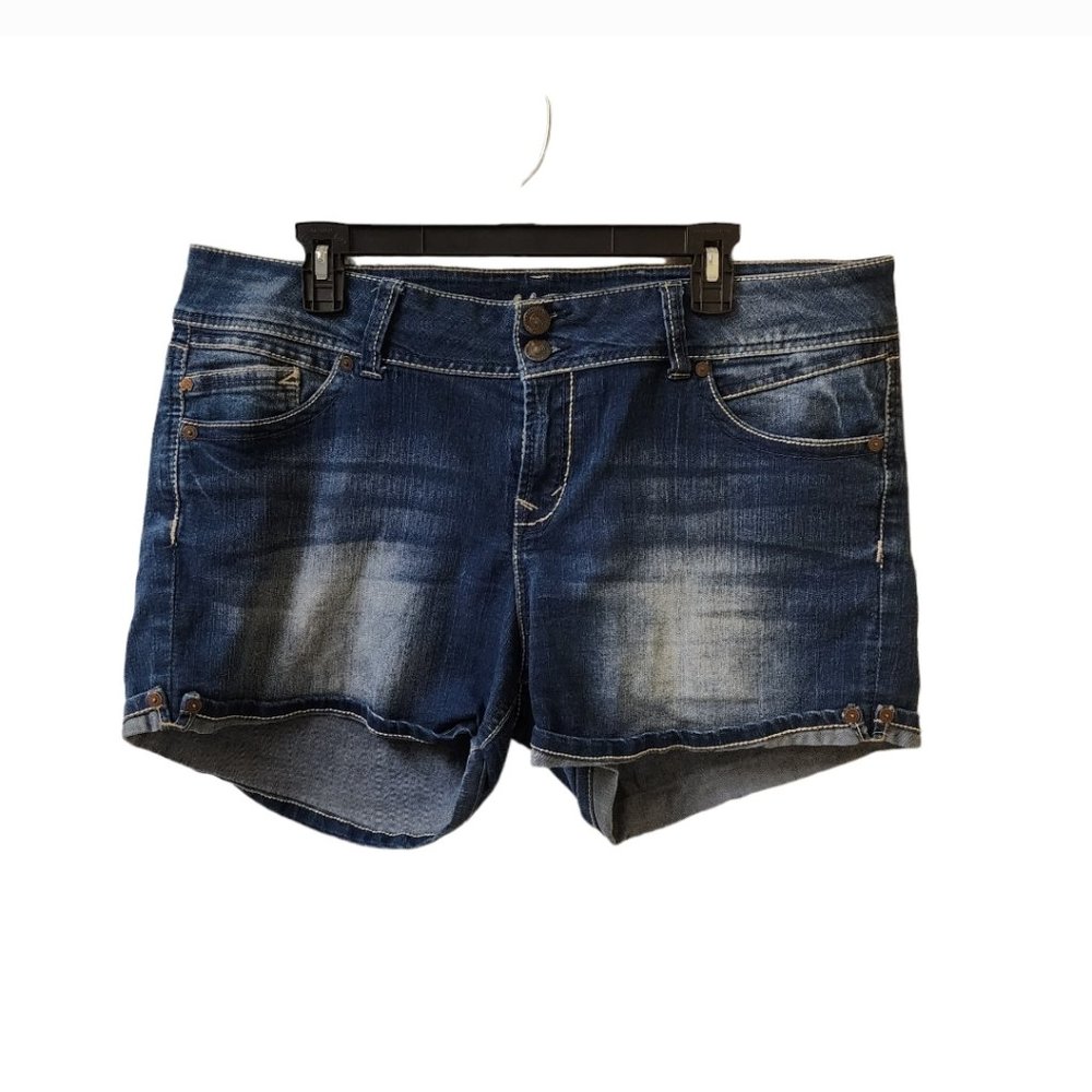 Wallflower Cuffed Blue Jean Midi Shorts Size 17 Mid Rise